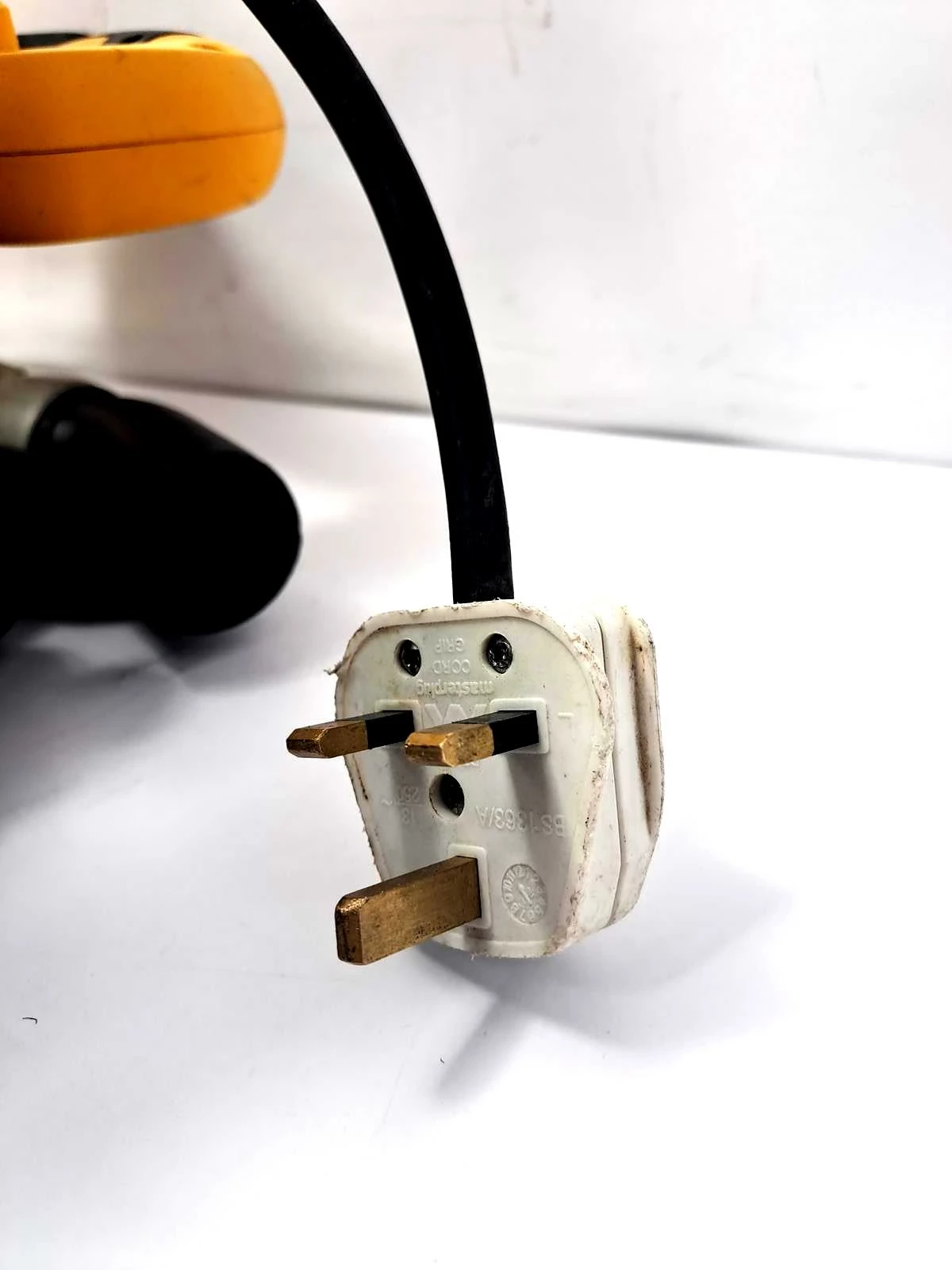 zaglebiarka-dewalt-dws520-stan-uzywany