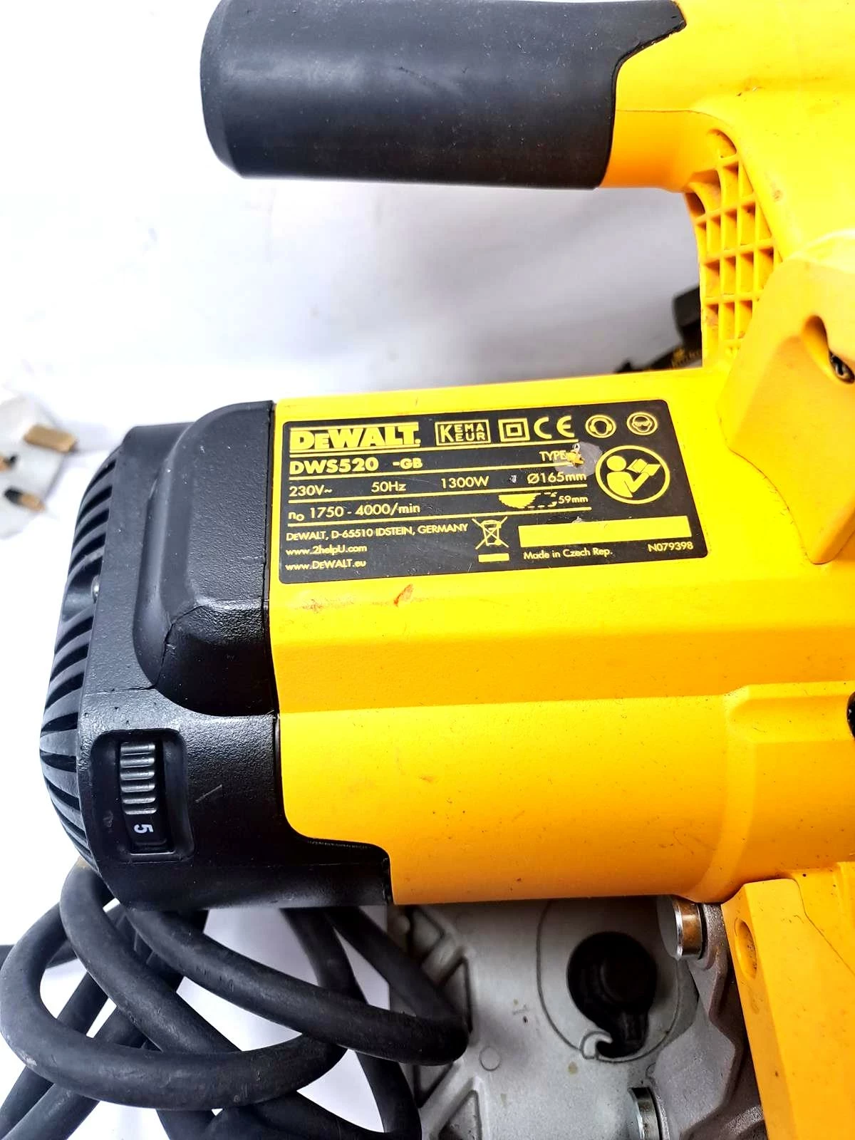 zaglebiarka-dewalt-dws520-marka-dewalt