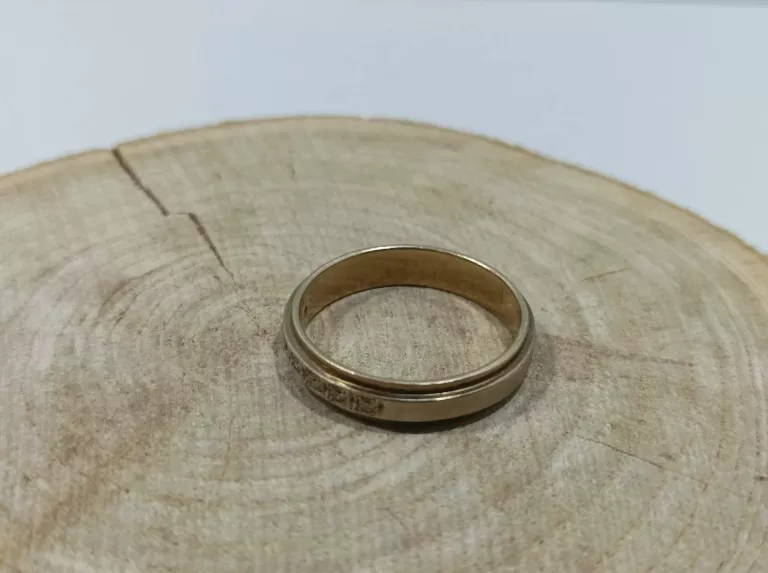 zlota-obraczka-wysadzana-diamencikami-402g585-stan-uzywany