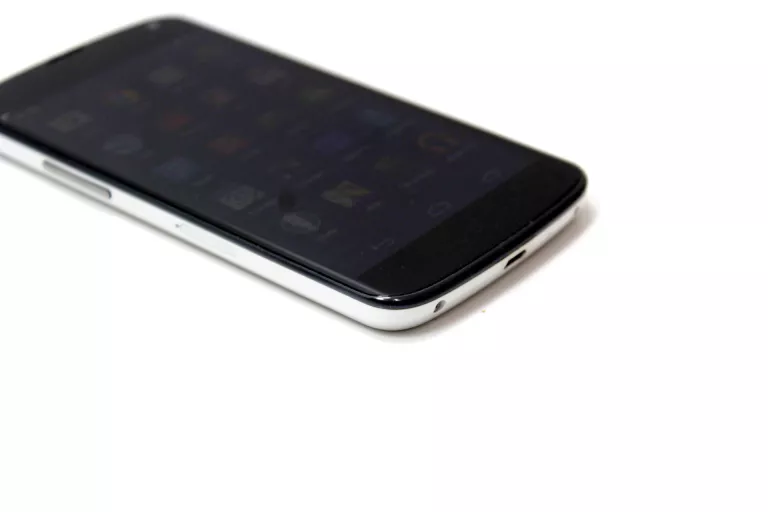 TELEFON LG NEXUS 4 16GB/2GB