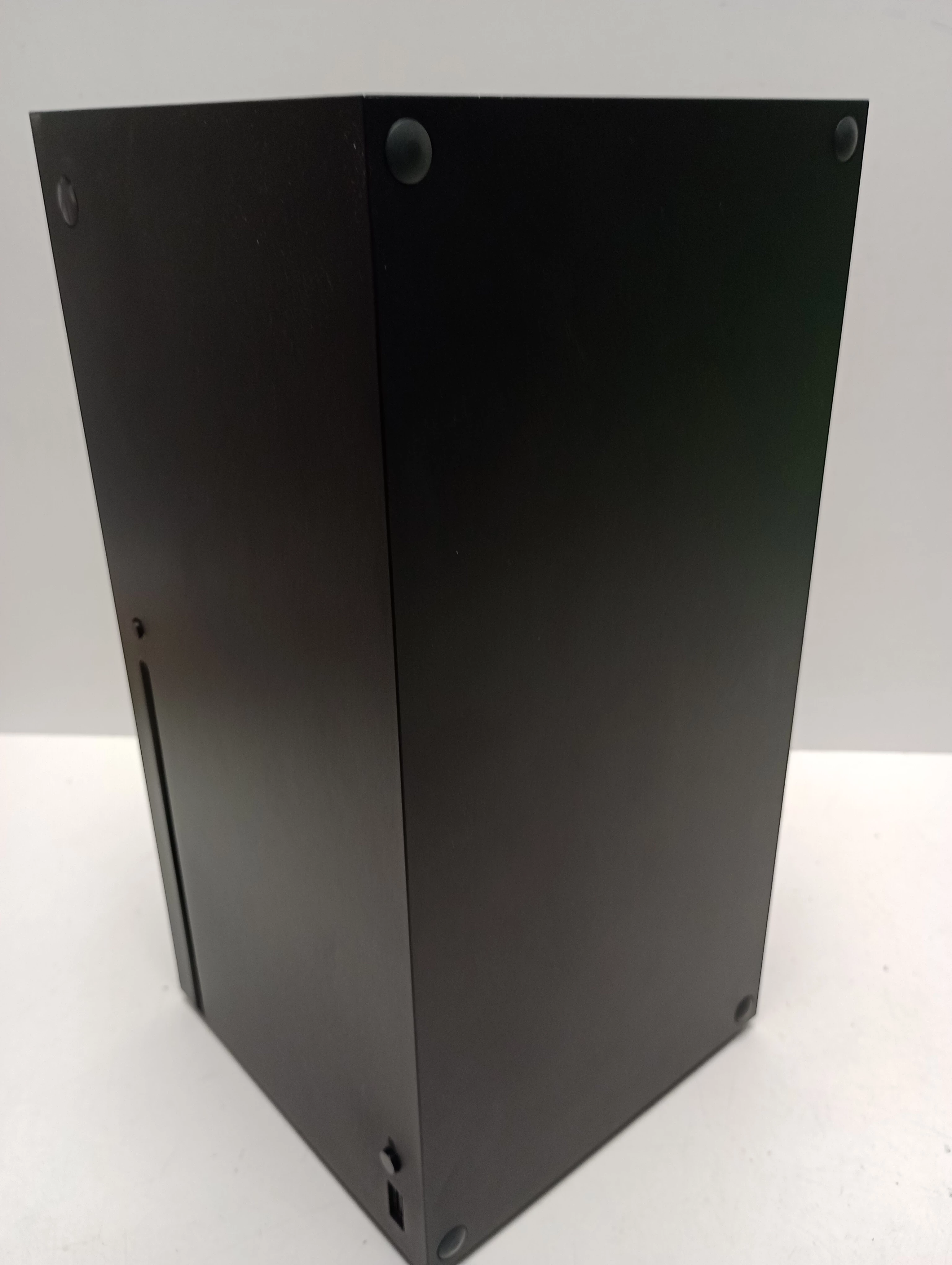 konsola-microsoft-xbox-series-x-1tb-kod-producenta-rrt-00010