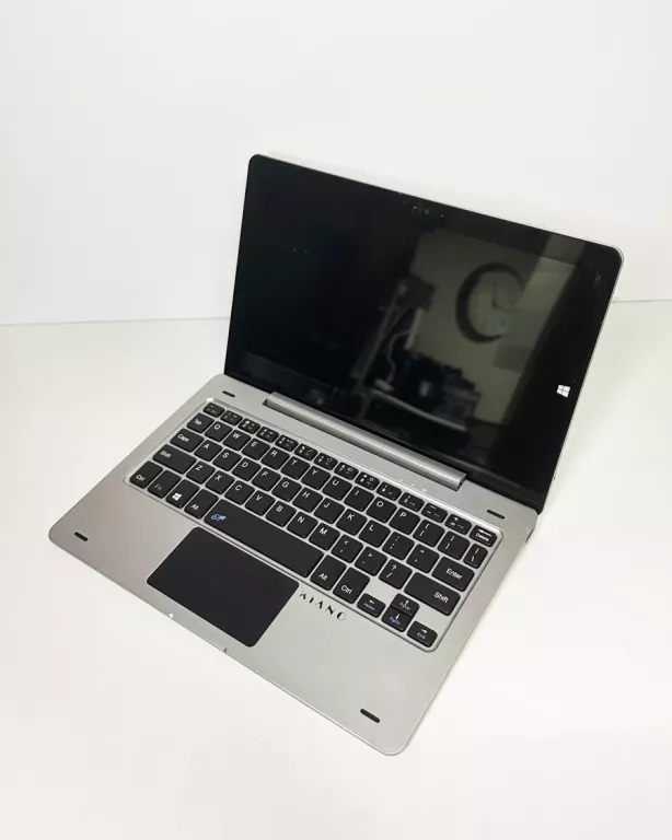 LAPTOP KIANO INTELECT X3 HD 10,1" 2 GB / 32 GB