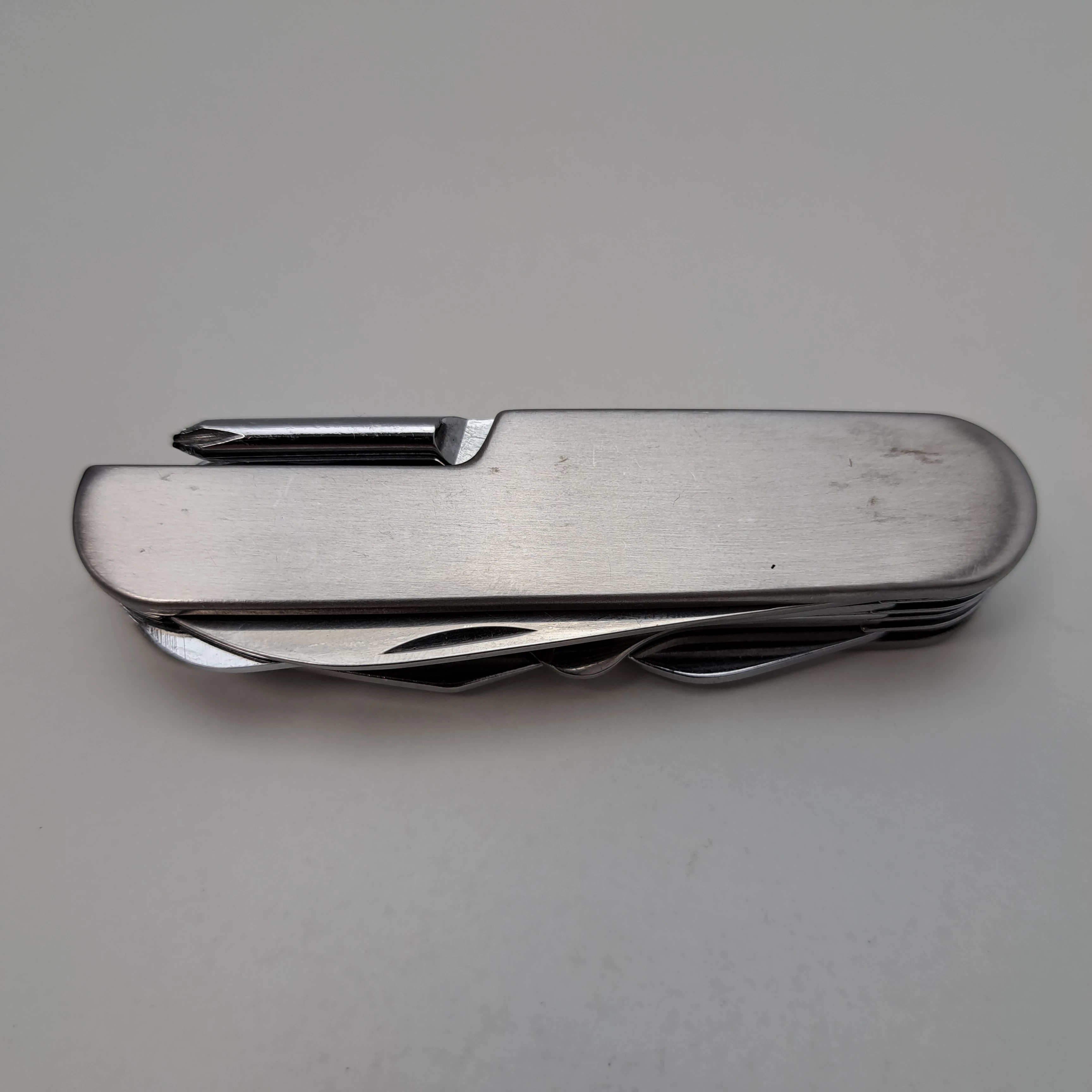 scyzoryk-mercedes-benz-numer-katalogowy-producenta-b66953409