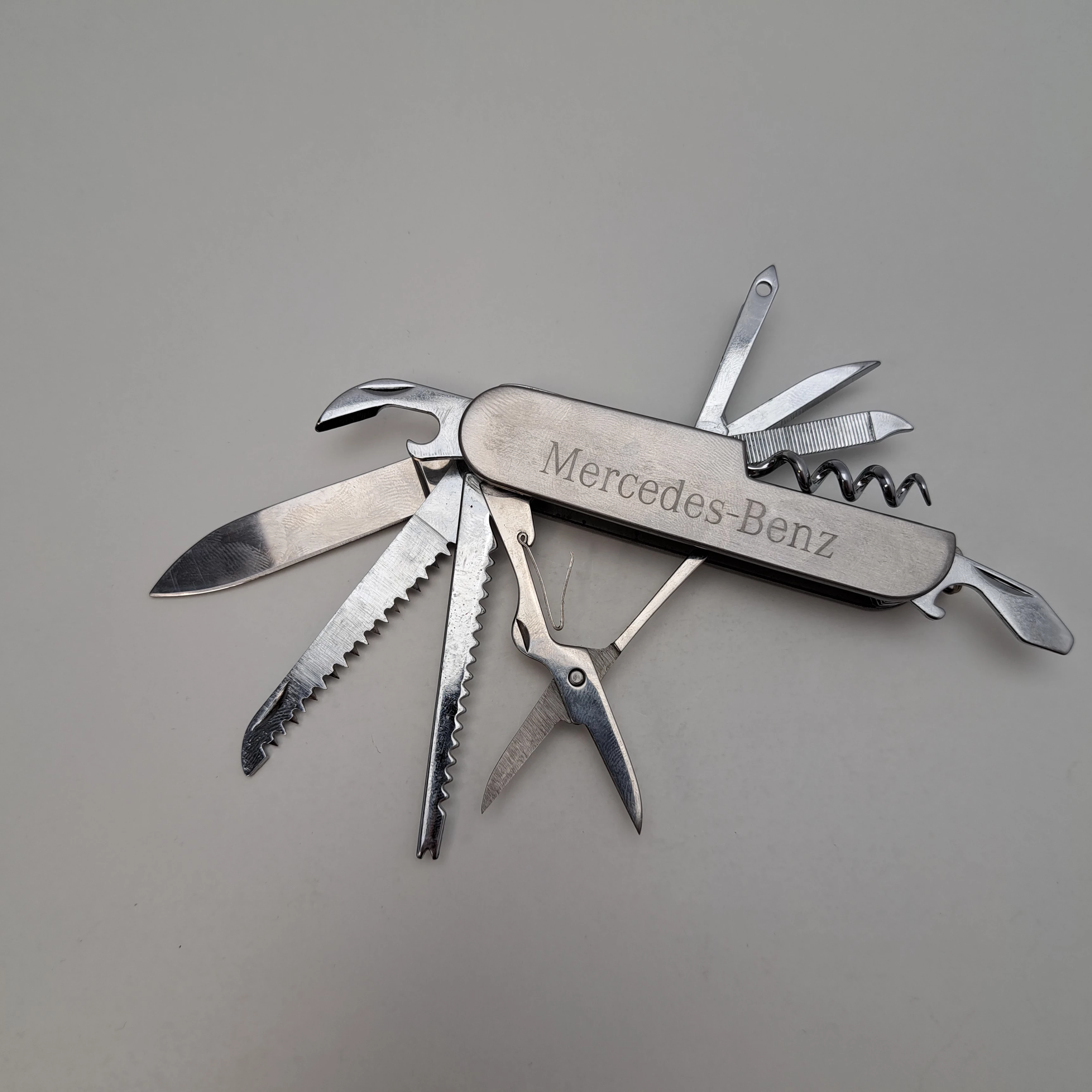 scyzoryk-mercedes-benz-stan-uzywany