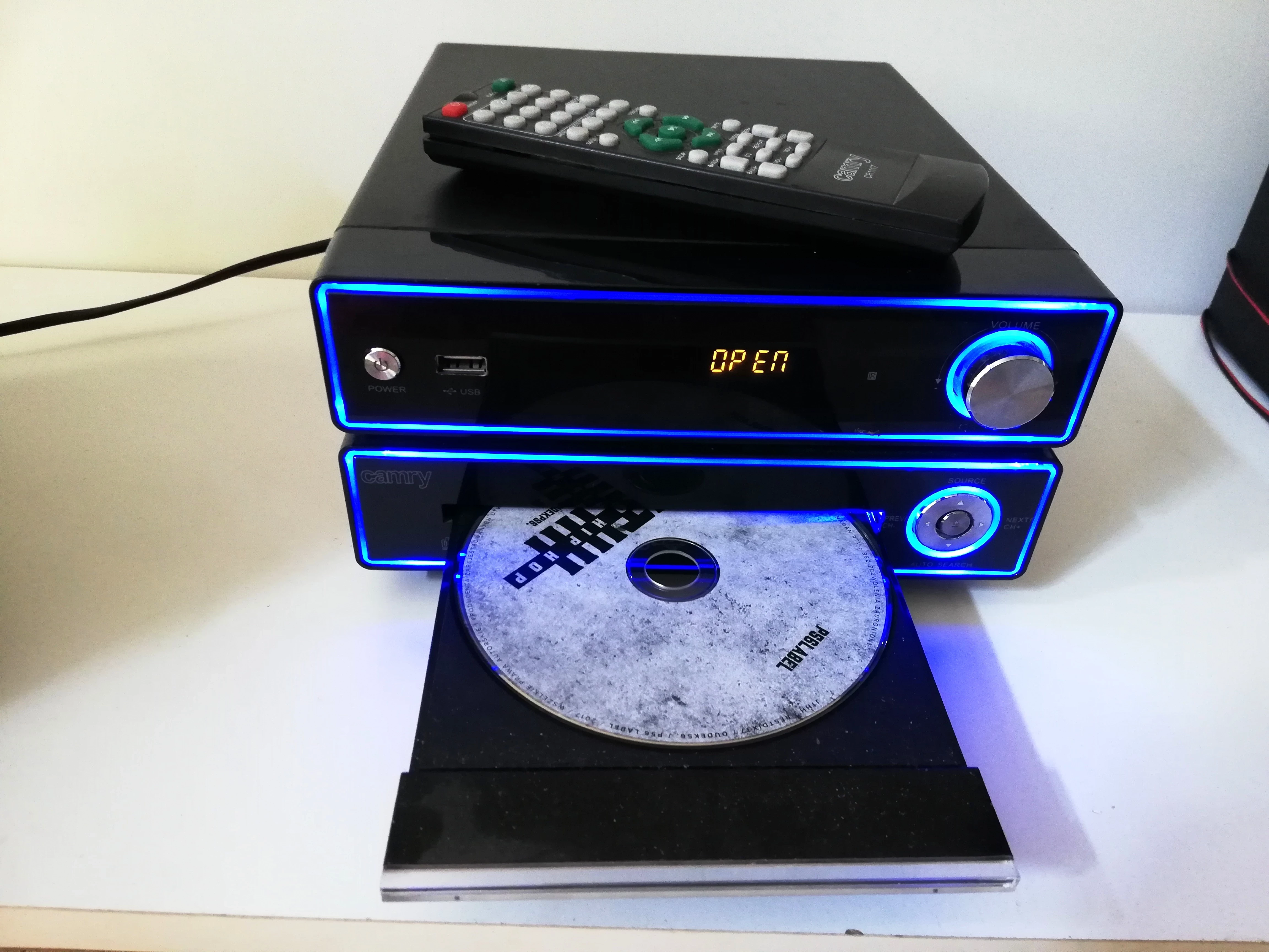 mini-wieza-camry-radio-fm