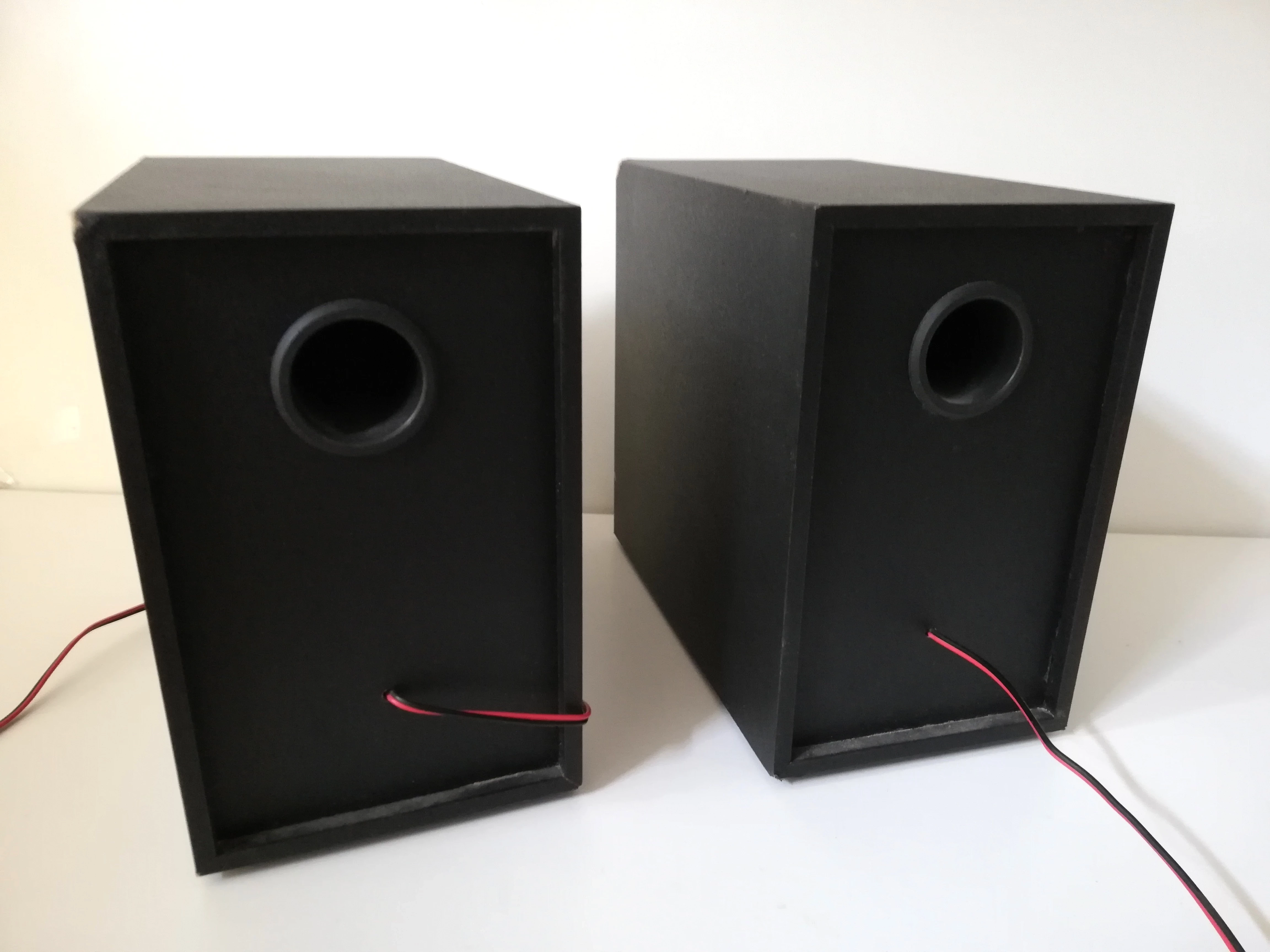 mini-wieza-camry-kolor-czarny