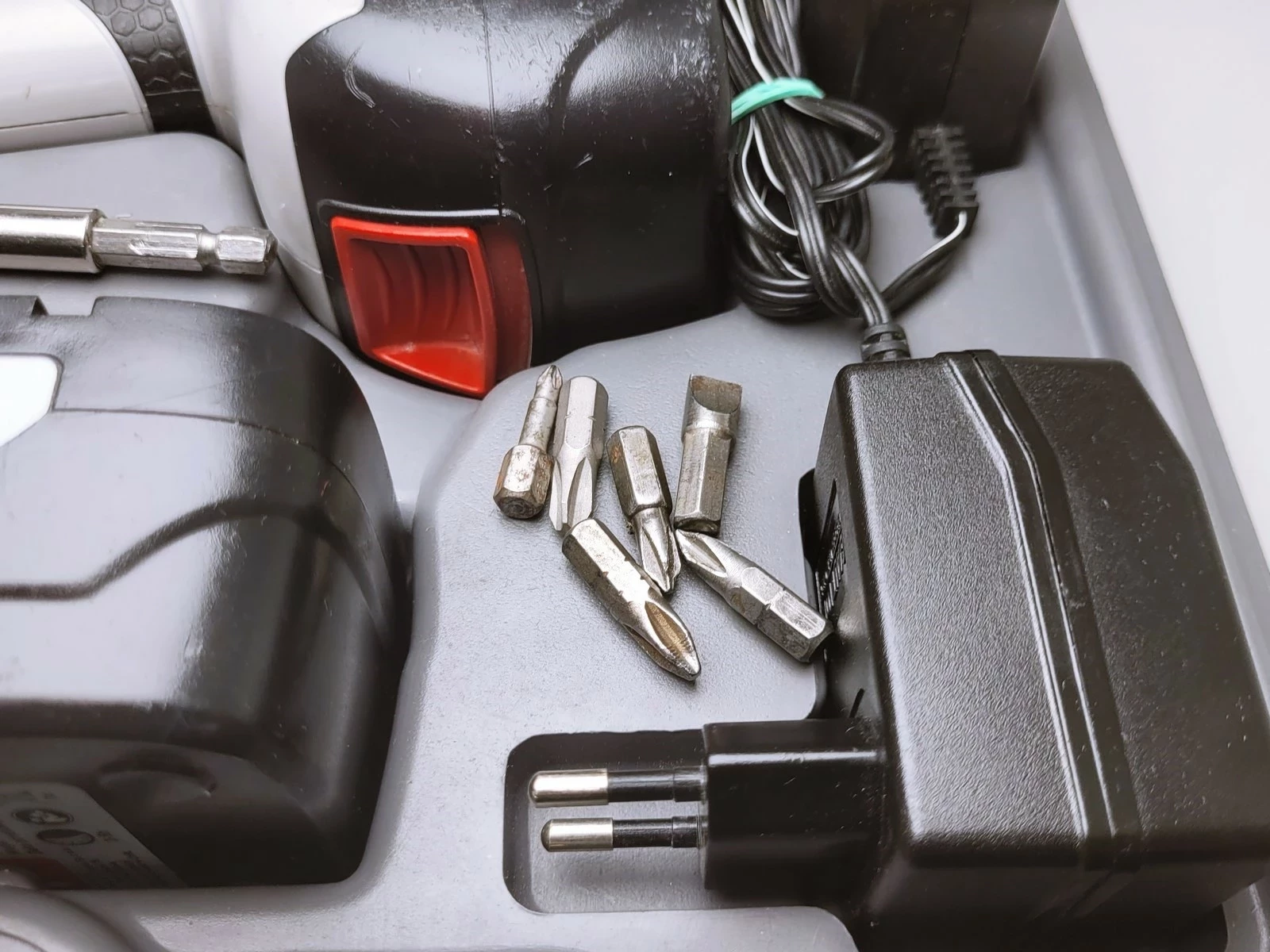 wkretarka-aku-performance-power-pdd12a-walizka-napiecie-v-12-v