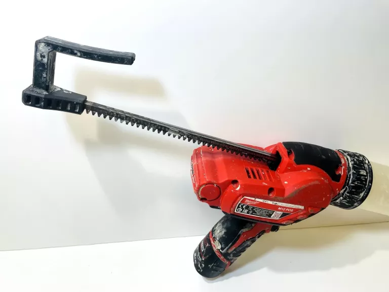 pistolet-do-silikonu-milwaukee-chrobrego-44-radom