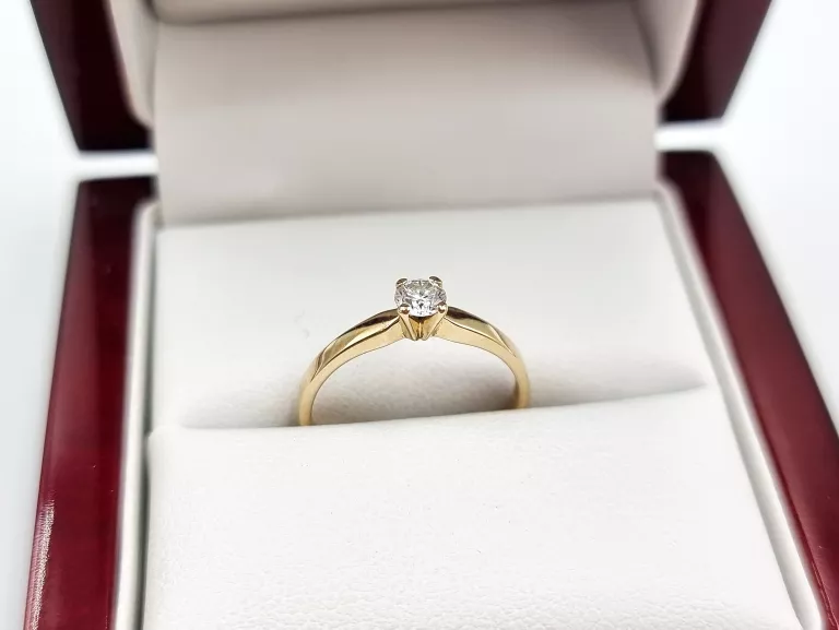zloty-pierscionek-z-diamentem-585-r10-136g-marka-248811-958954