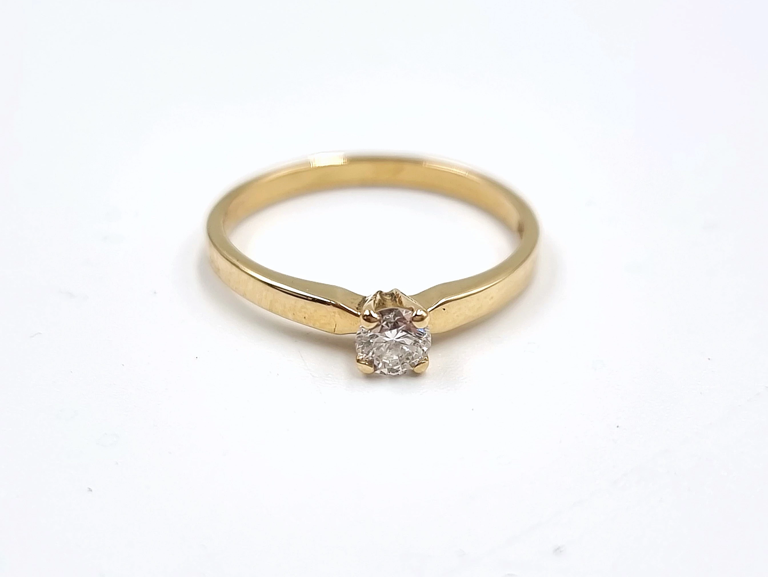 zloty-pierscionek-z-diamentem-585-r10-136g-wlotowa-5b-krakow