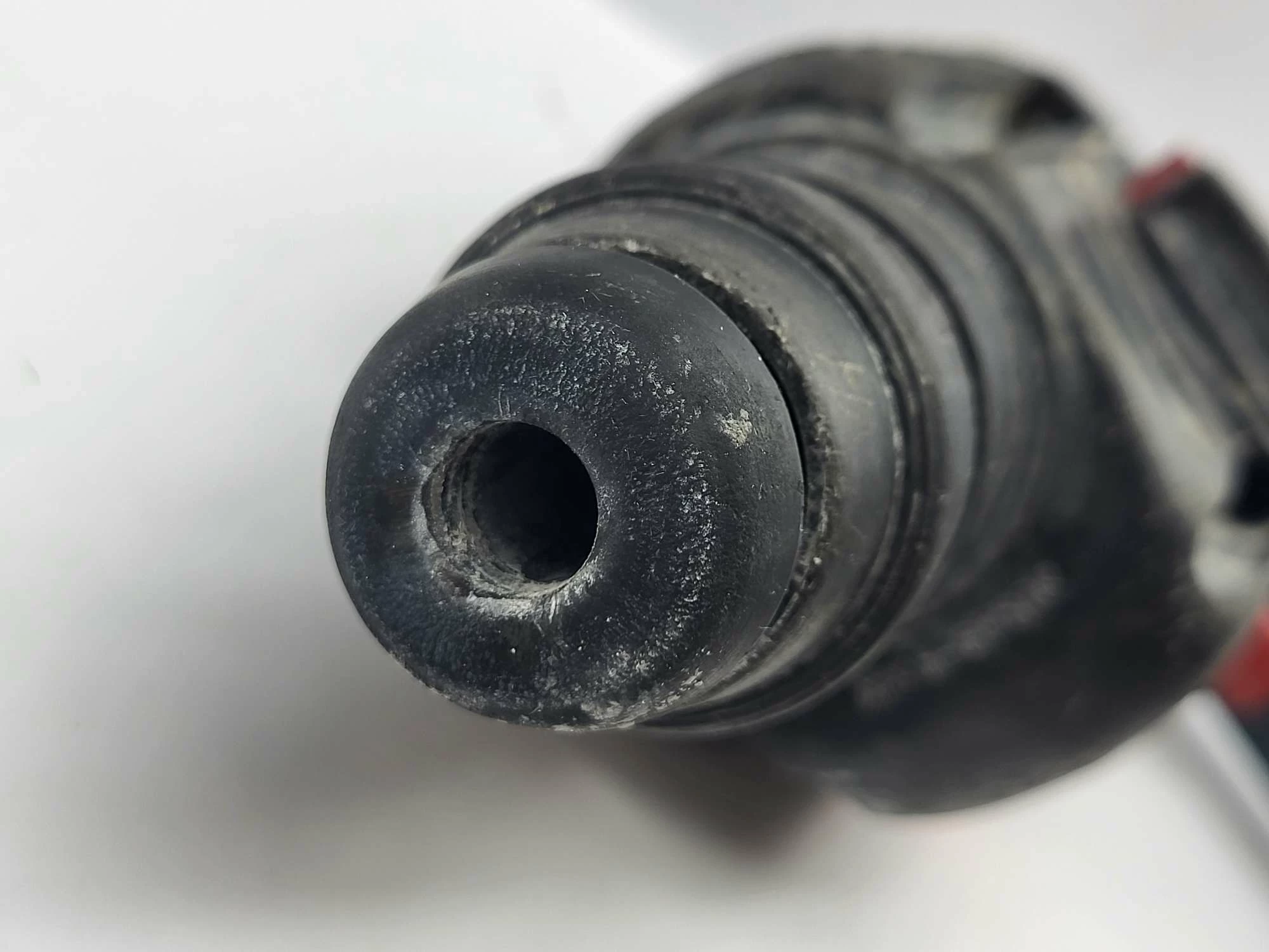 mlotowiertarka-bosch-d-70745-maksymalna-moc-790