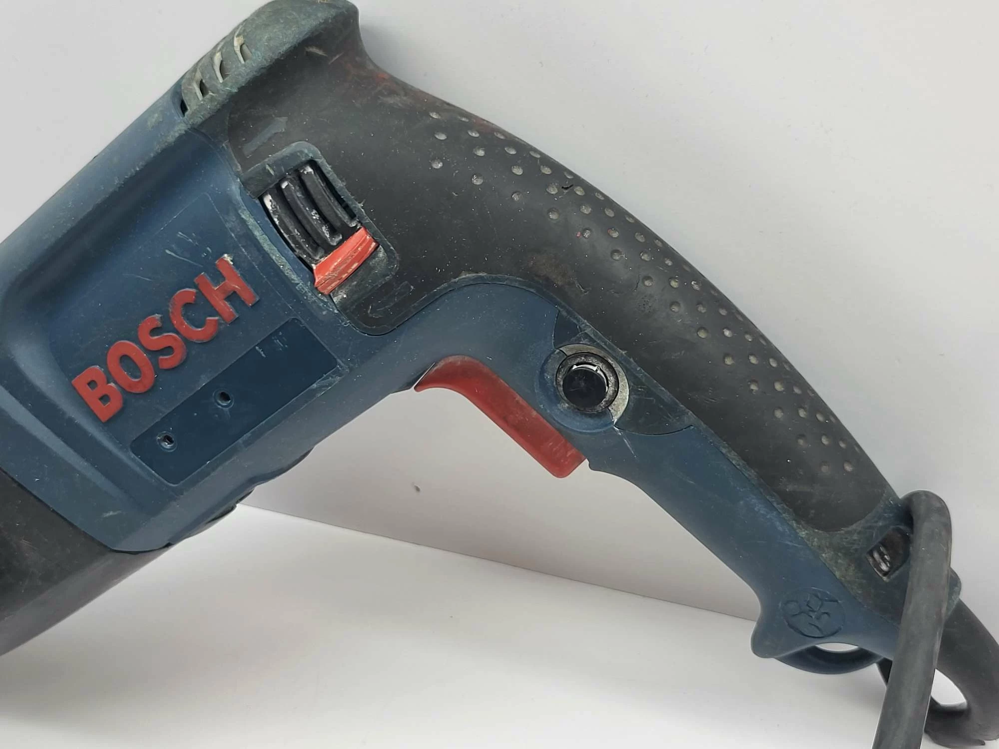 mlotowiertarka-bosch-d-70745-funkcyjnosc-4-funkcyjny-wiercenie-z-i-bez-udaru-podkuwanie-indeksacjablokowanie-dluta