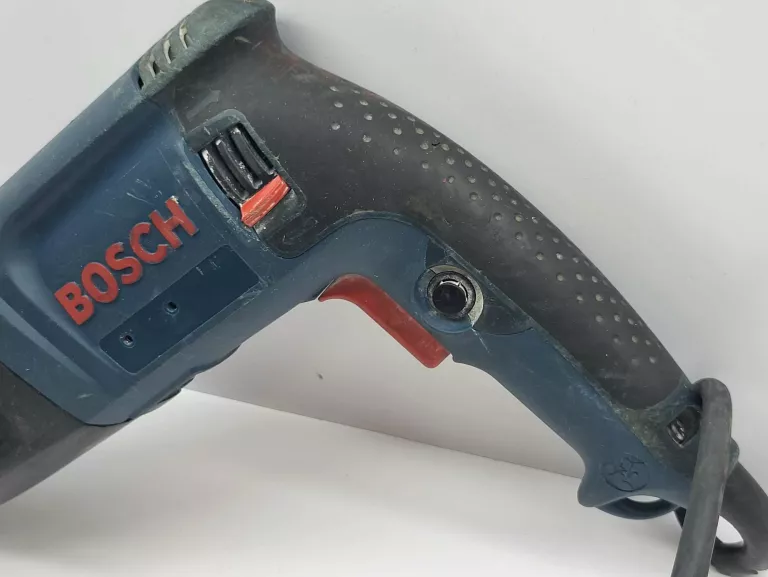 mlotowiertarka-bosch-d-70745-funkcyjnosc-4-funkcyjny-wiercenie-z-i-bez-udaru-podkuwanie-indeksacjablokowanie-dluta