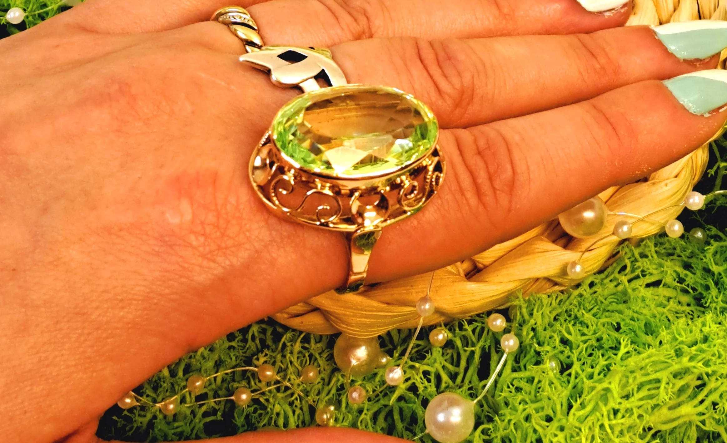 zloty-pierscionek-z-zielonym-kamieniem-1194g-583-rozmiarsrednica-wew-mm-201900