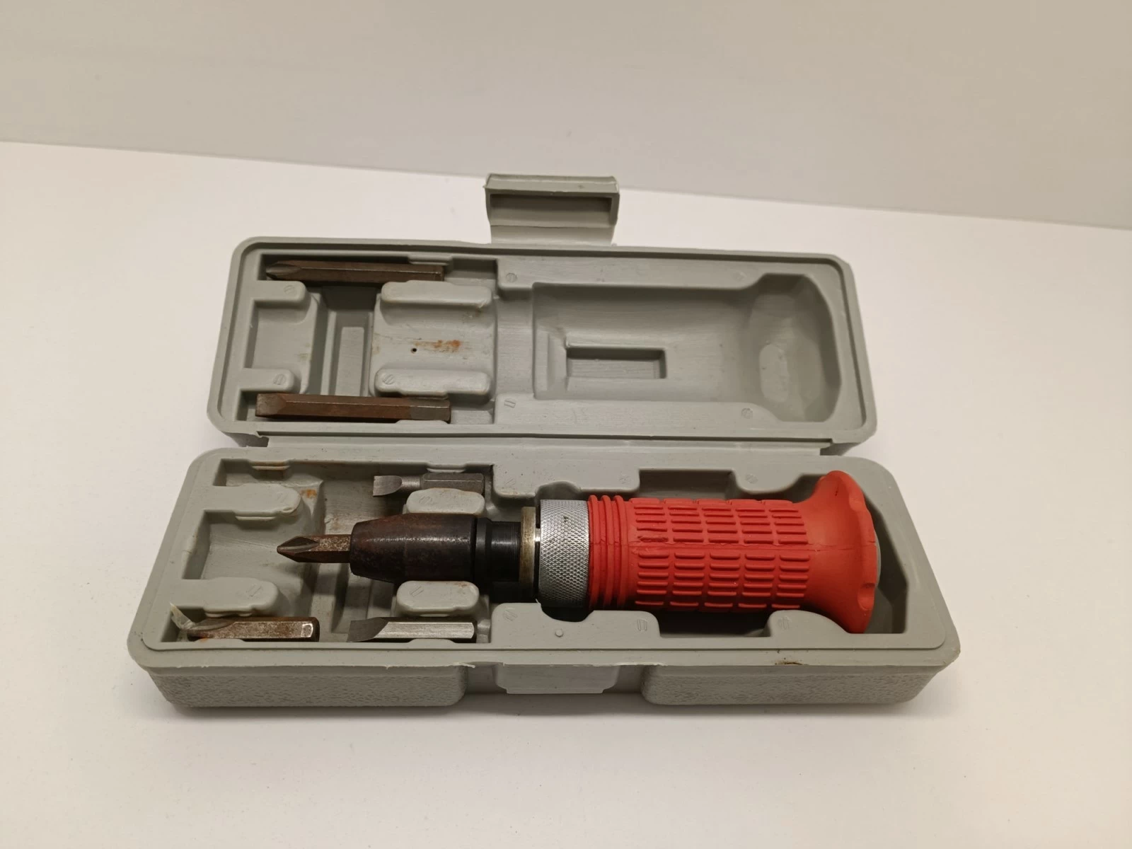 wykretak-uderzeniowy-klucz-udarowy-reczny-liczba-elementow-w-zestawie-13