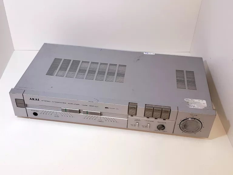 WZMACNIACZ AKAI AM-U1