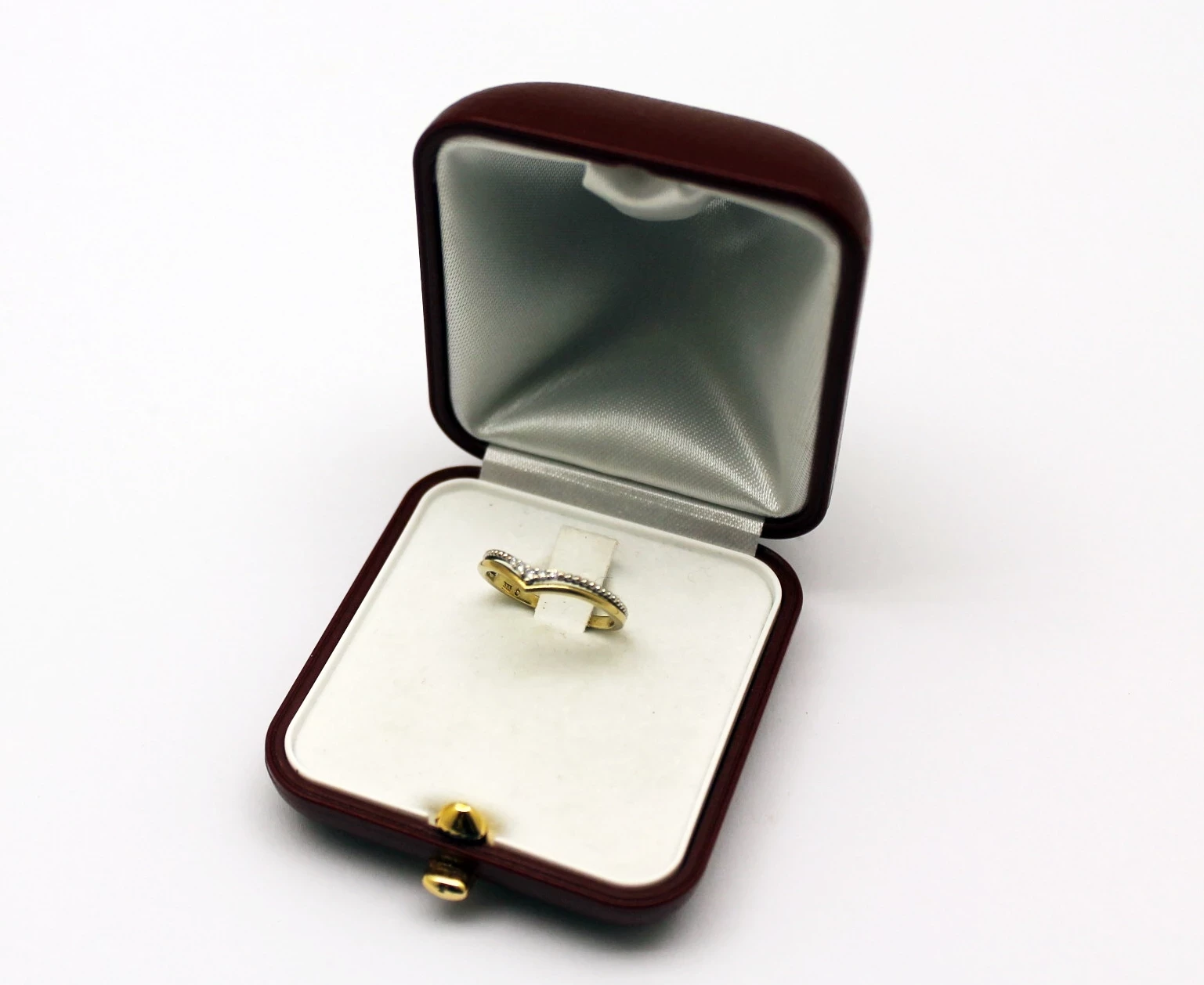 delikatny-zloty-pierscionek-z-diamentami-134-g-ean-gtin-0059033614876