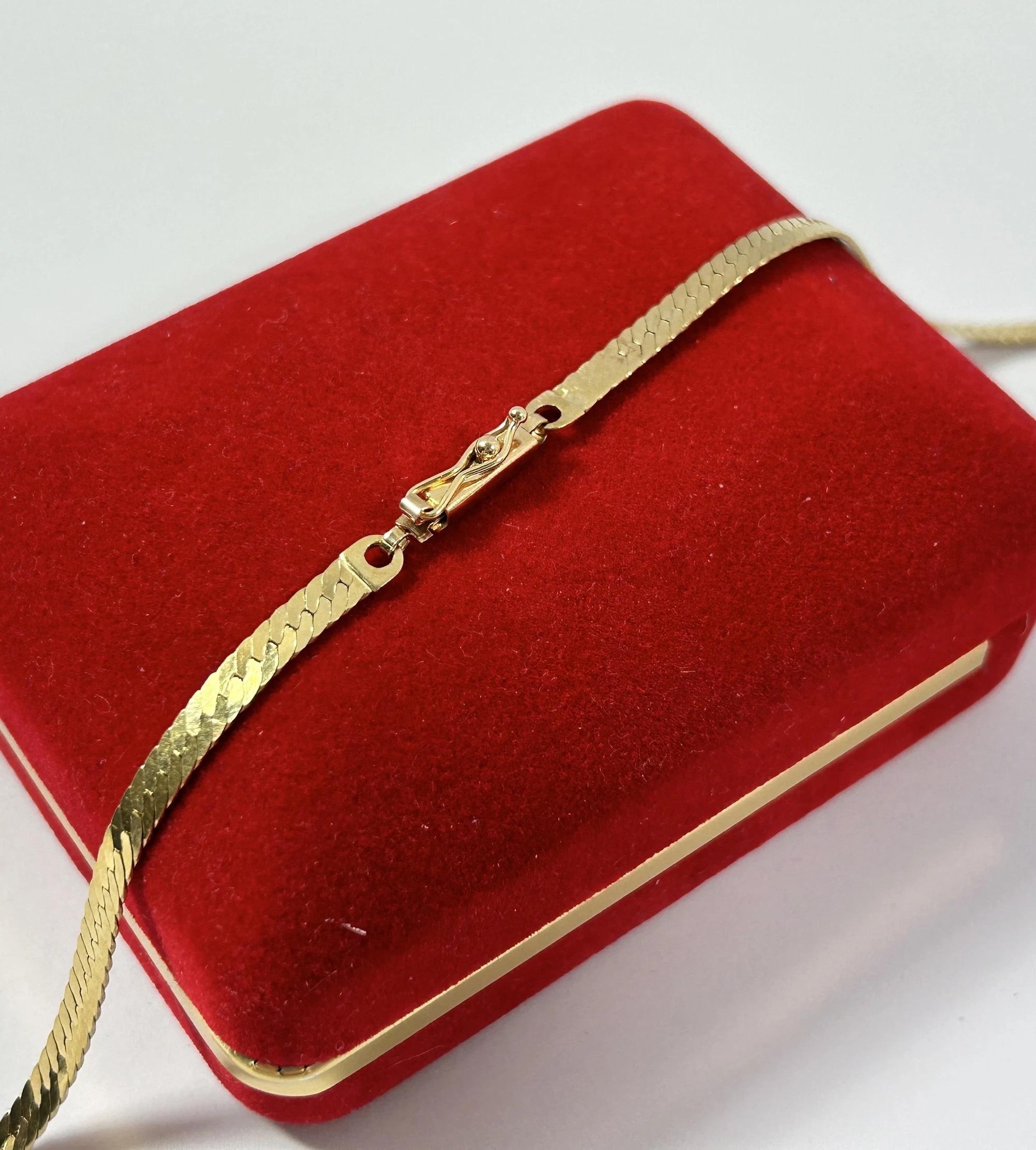 zloty-niezwykly-lancuszek-tasma-59cm-proby-585-stan-uzywany