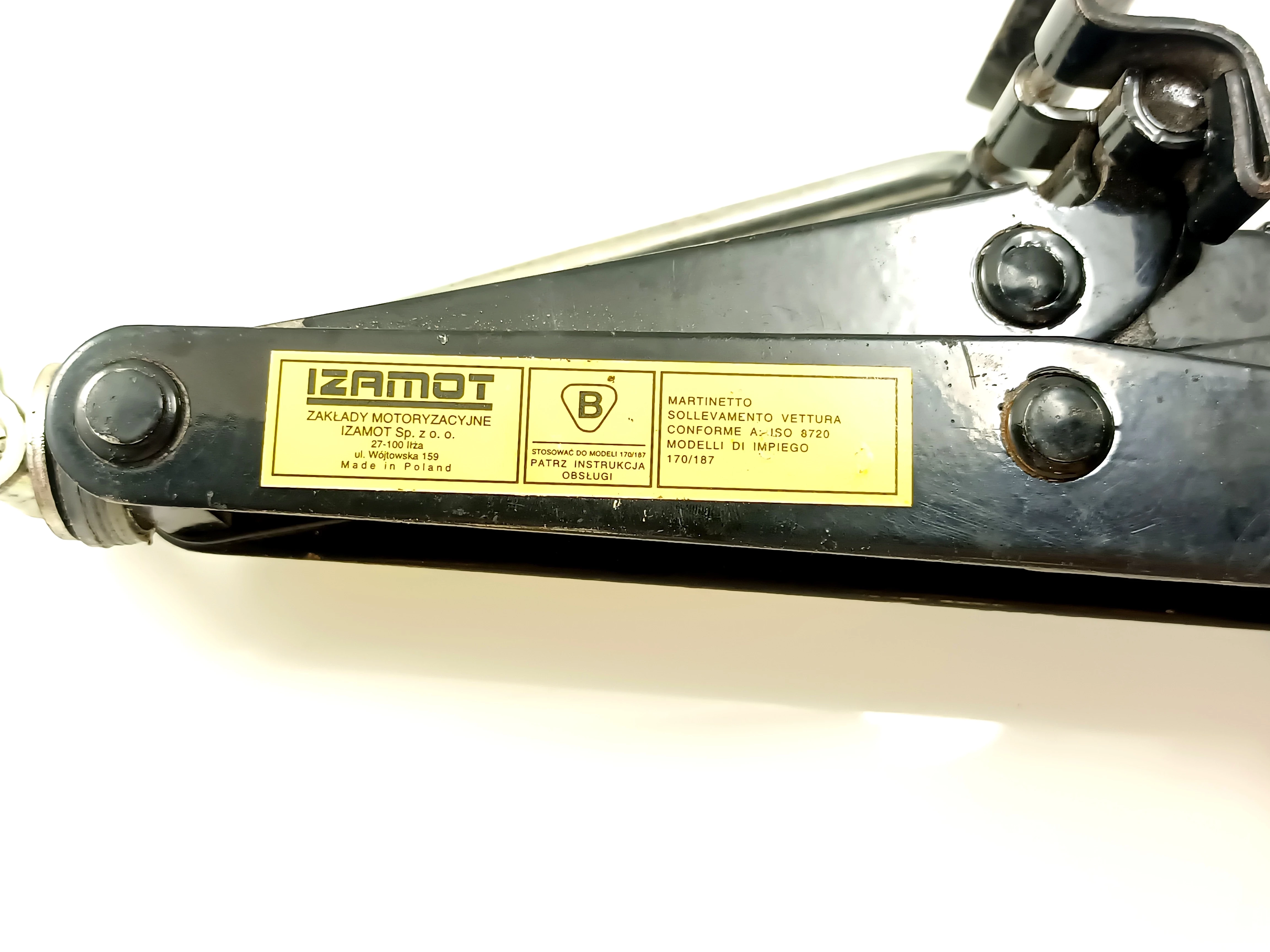 uniwersalny-lewarek-podnosnik-auta-izamot-product-id-69d34a67-b841-4c99-b0c1-b46cc7368f95