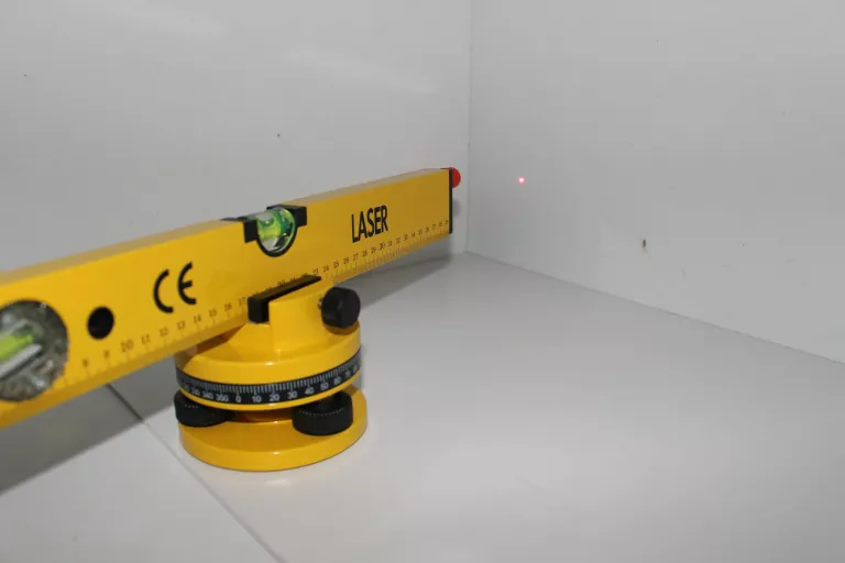 POZIOMICA LASEROWA POWERFIX KH 4008 KOMPLET