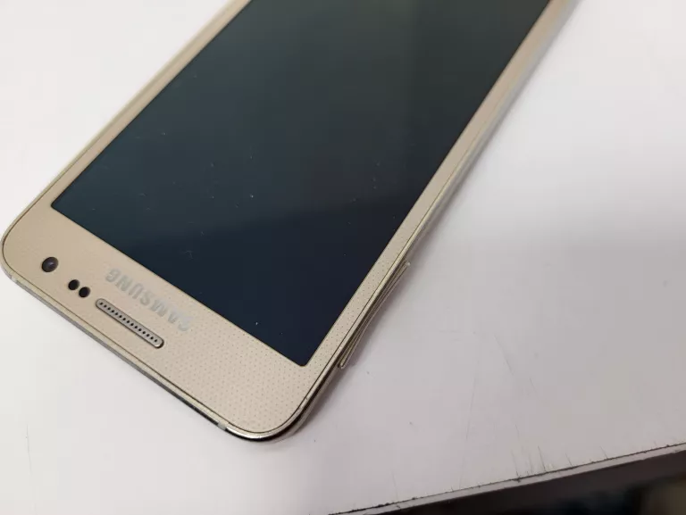 TELEFON SAMSUNG GALAXY A3