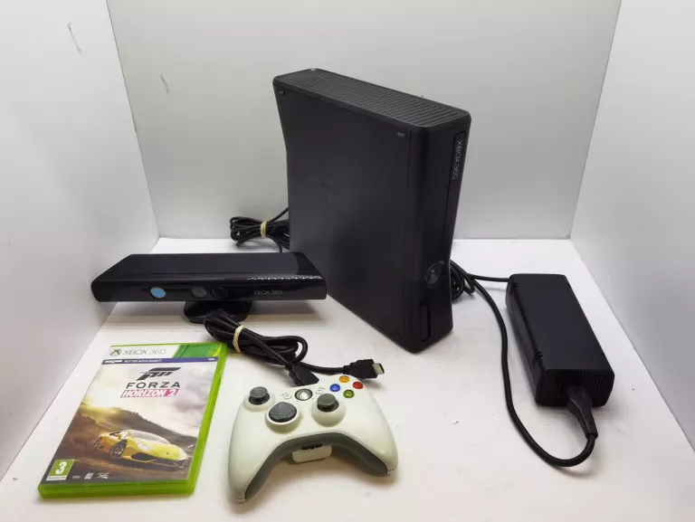 KONSOLA XBOX 360 + PAD + KINECT + GRA
