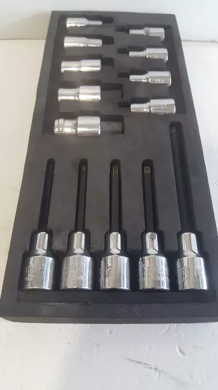 zestaw-kluczy-nasadowych-bity-grzechotka-forch-rodzaj-klucza-zestaw-kluczy