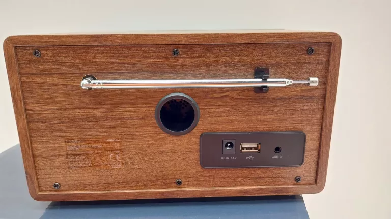 radio-w-stylu-retro-5w-kolor-brazowy