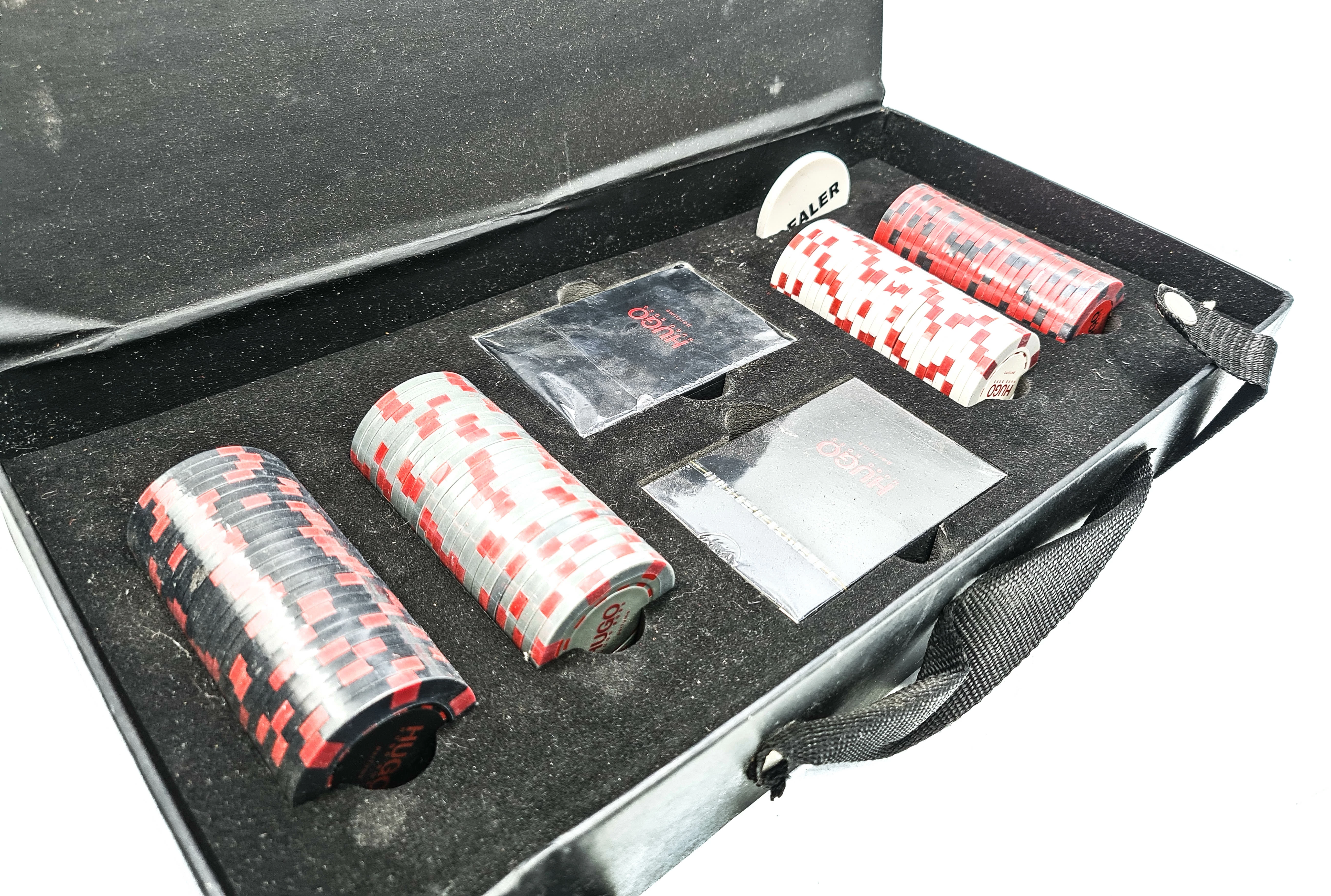 karty-poker-hugo-boss-komplet-stan-11323-2