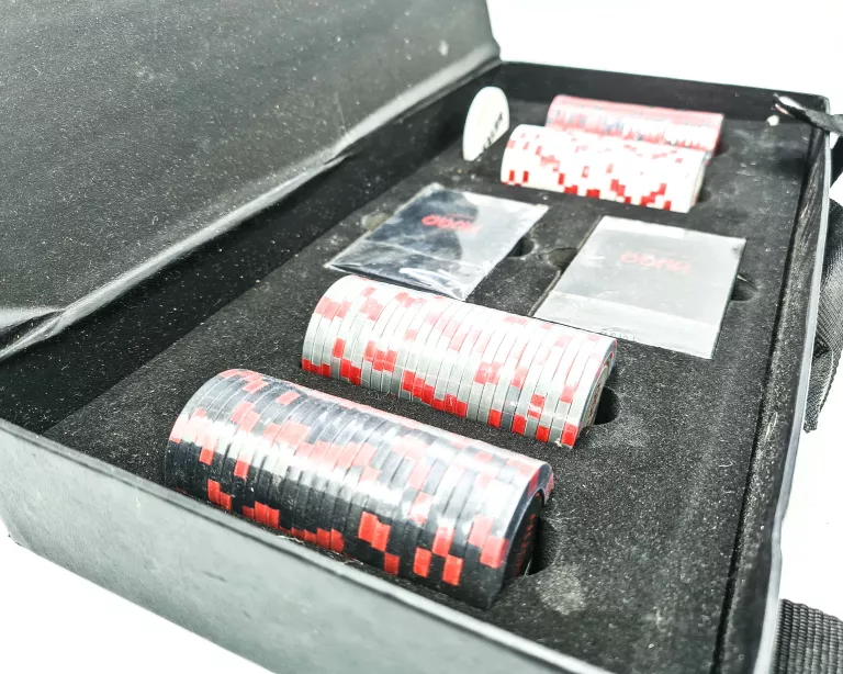 karty-poker-hugo-boss-komplet-gorczewska-97-sc-warszawa