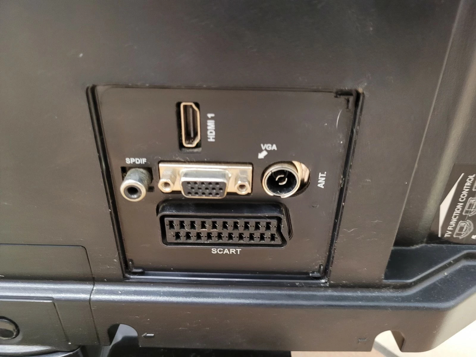 telewizor-selecline-22-22284-typ-telewizora-led