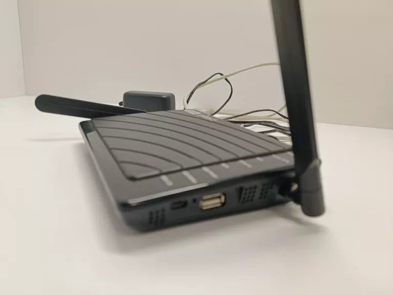 router-z-antena-odu-idu-100-wifi-stan-uzywany