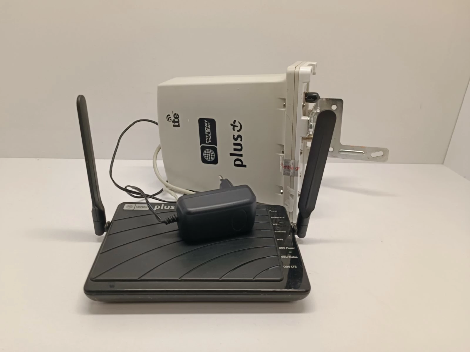 router-z-antena-odu-idu-100-wifi-boh-warszawy-69-bartoszyce