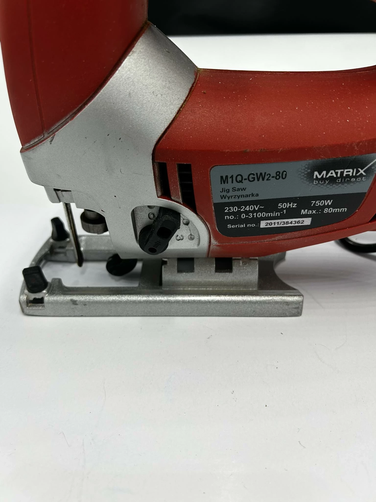 wyrzynarka-matrix-m1q-gw2-80-warto-mocowanie-brzeszczotu-chwyt-typu-t