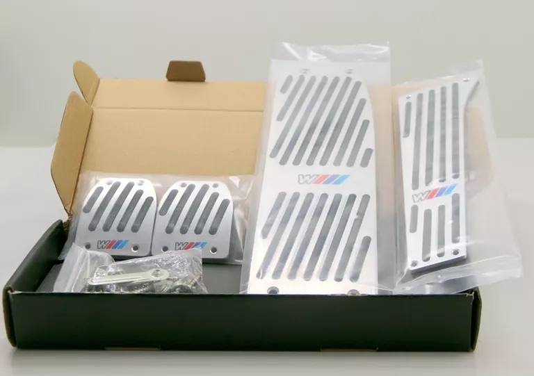 NAKŁADKI NA PEDAŁY SAMOCHODOWE BMW MPOWER