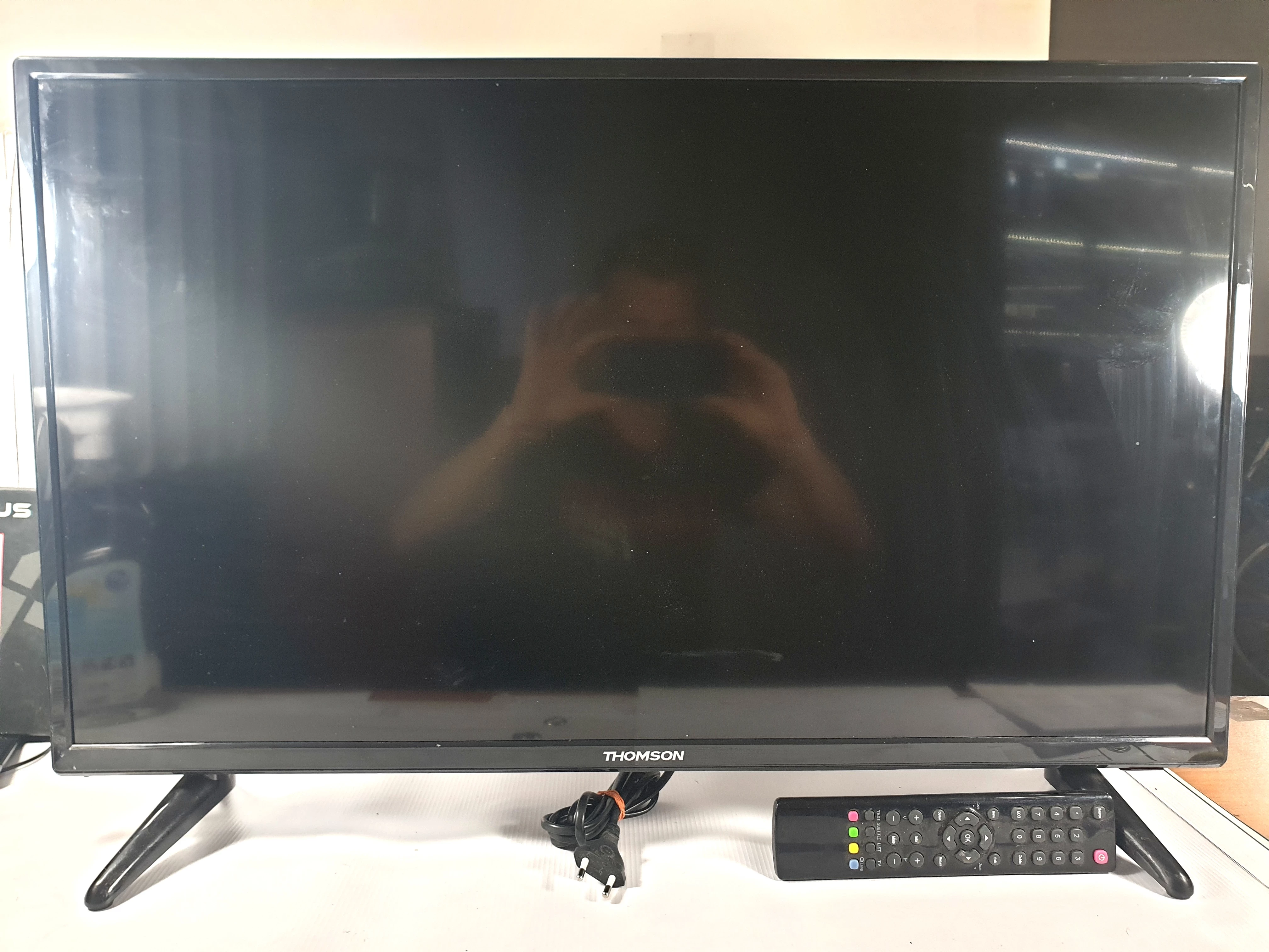 telewizor-thompson-32hc3101pilot-marka-thomson