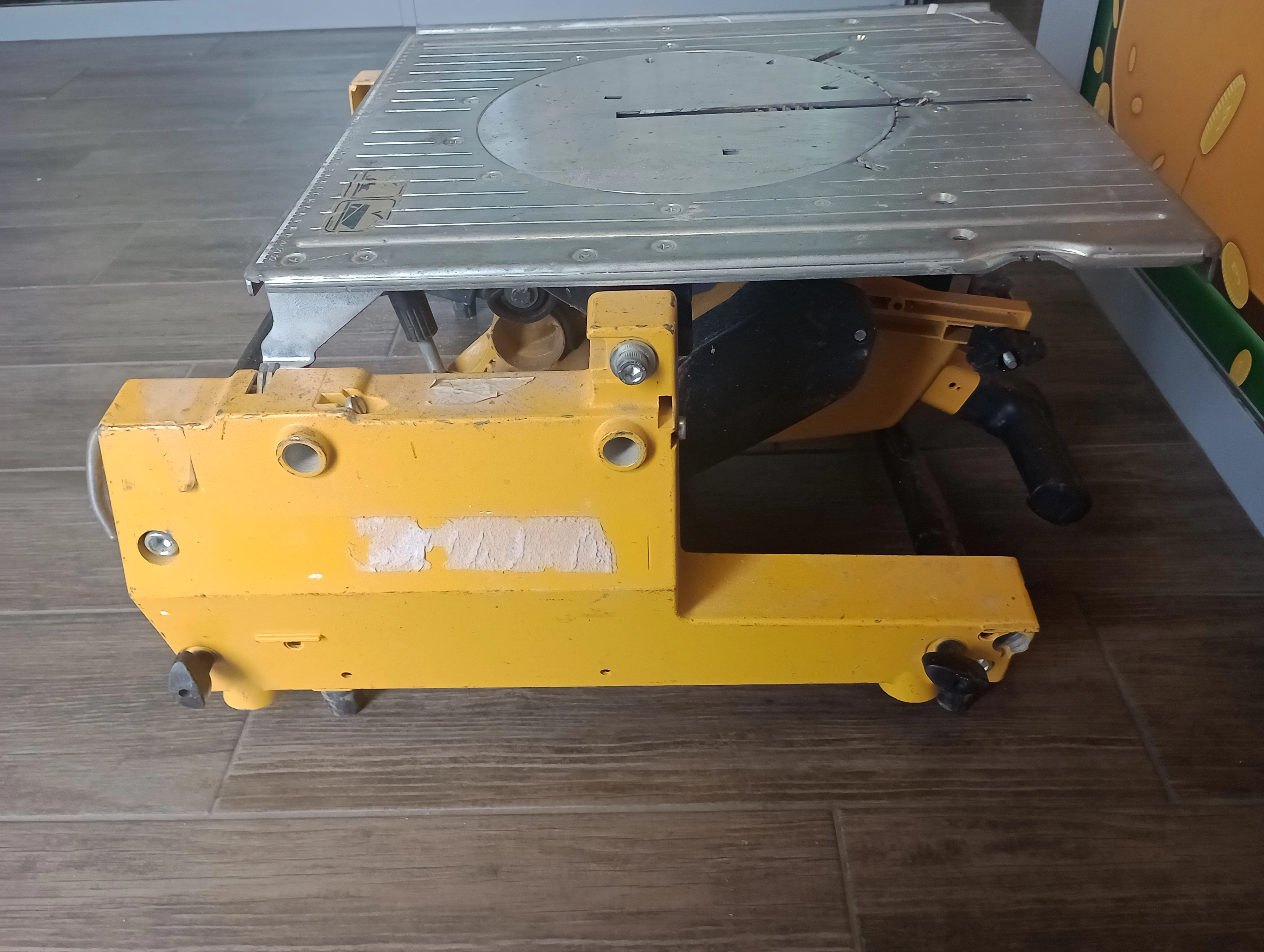 pila-stolowa-dewalt-dw742-2850rpm-ean-gtin-5011402275359