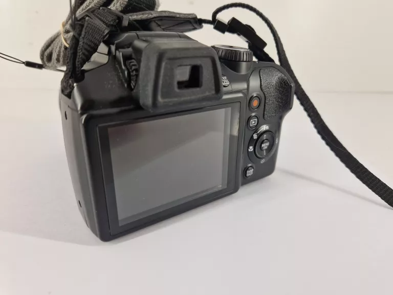 APARAT FUJIFILM FINEPIX S8200
