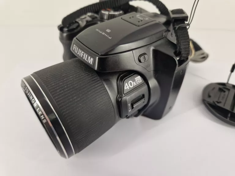 APARAT FUJIFILM FINEPIX S8200