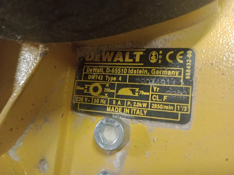 PIŁA STOŁOWA DEWALT DW742 2850RPM