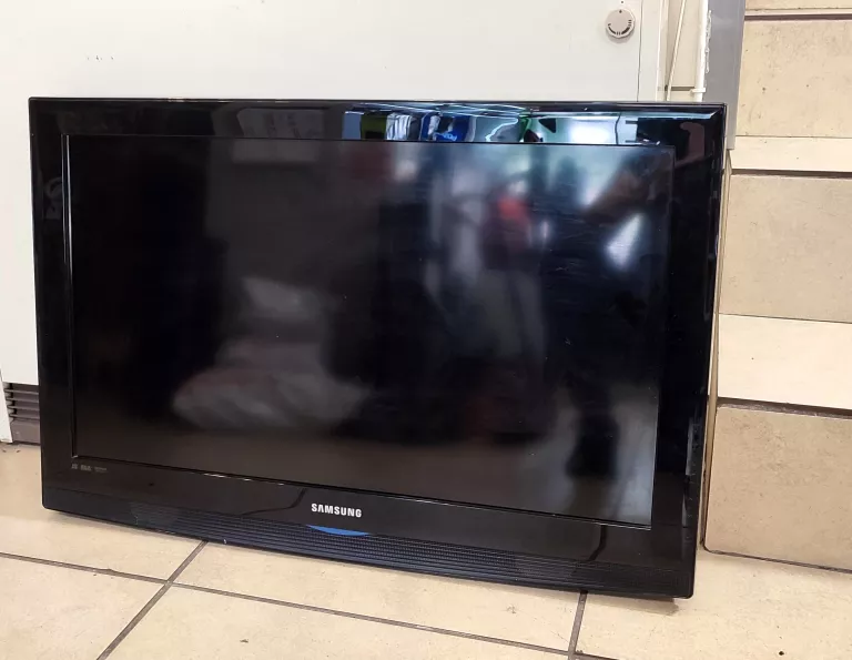 TELEWIZOR LCD SAMSUNG LE32B350F1W 32"