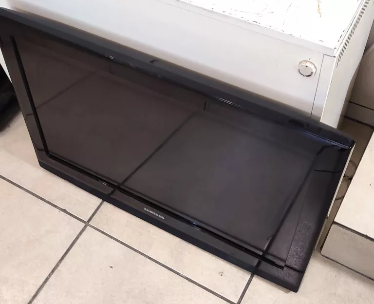 TELEWIZOR LCD SAMSUNG LE32B350F1W 32"
