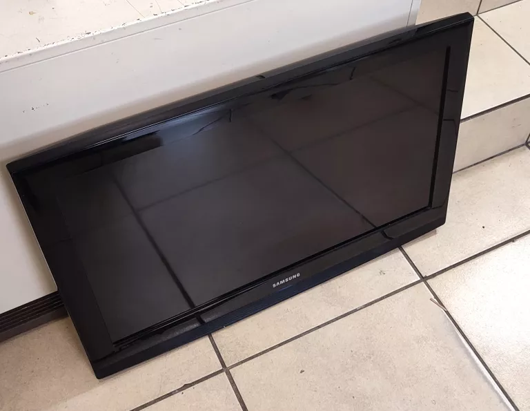 TELEWIZOR LCD SAMSUNG LE32B350F1W 32"