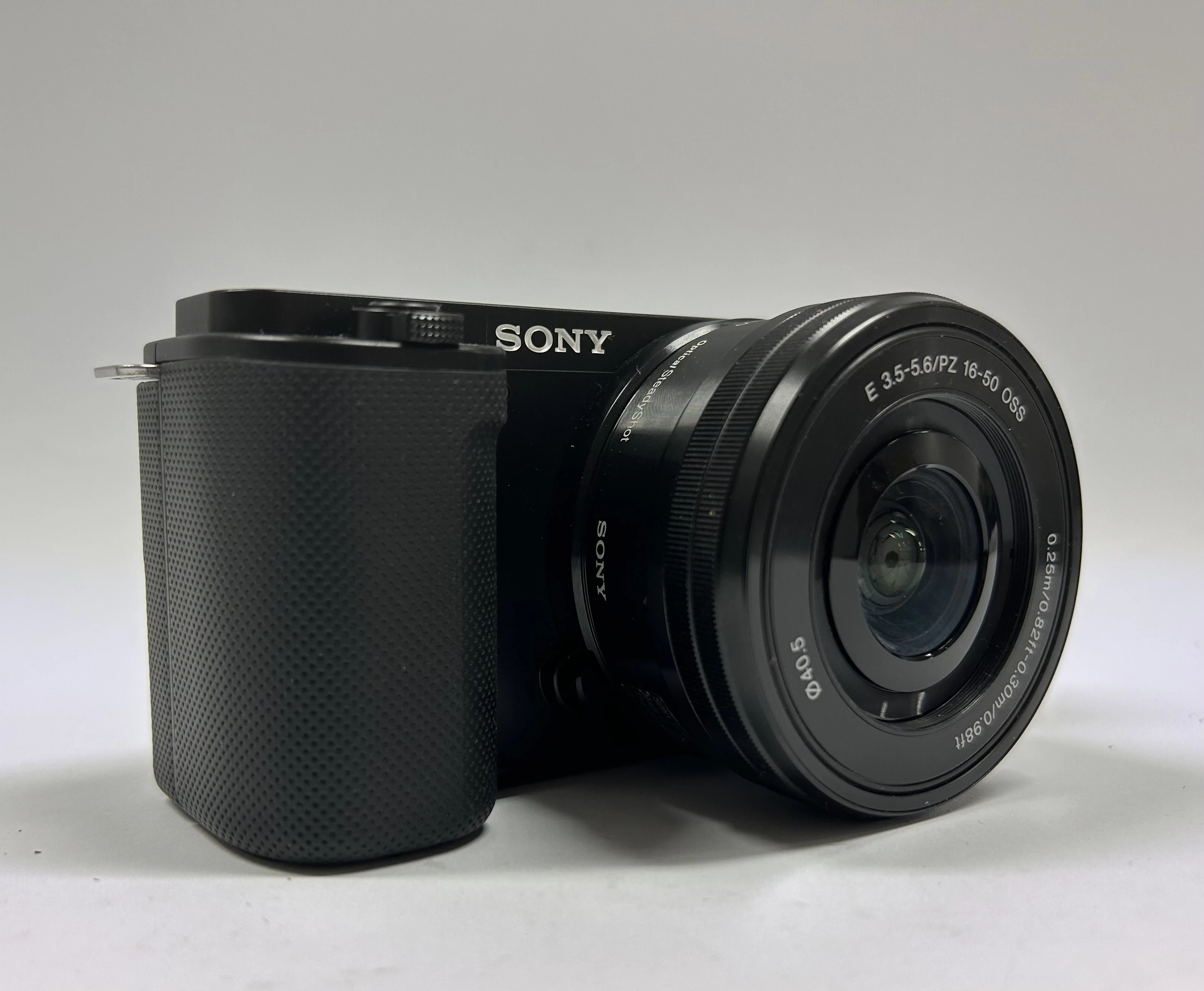 aparat-sony-zv-e10-obiektyw-16-50mm-f-35-56-w-zestawie-korpus-obiektyw