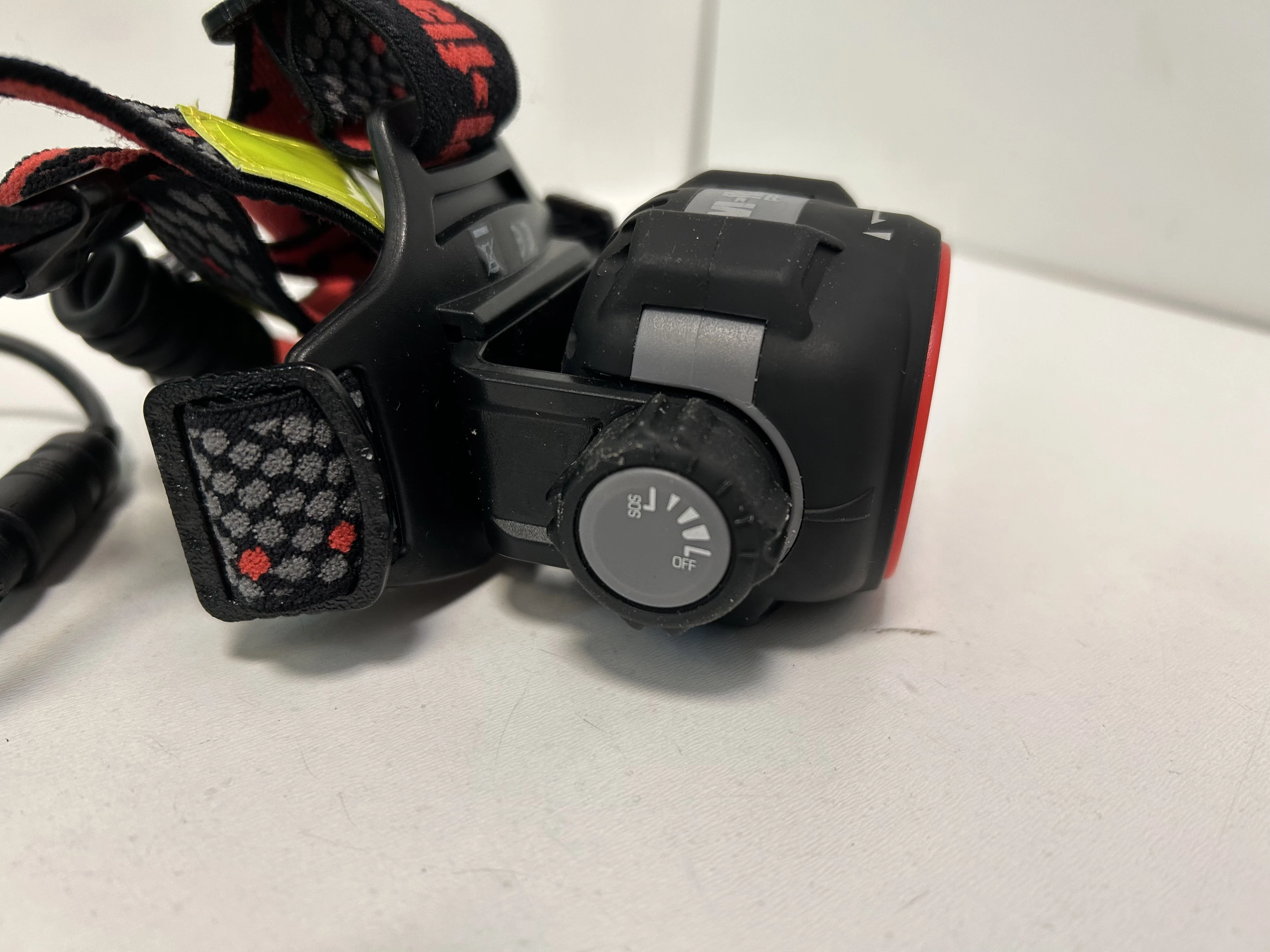 czolowka-led-m-flare-pro-iii-ladowarka-kolor-dominujacy-wielokolorowy