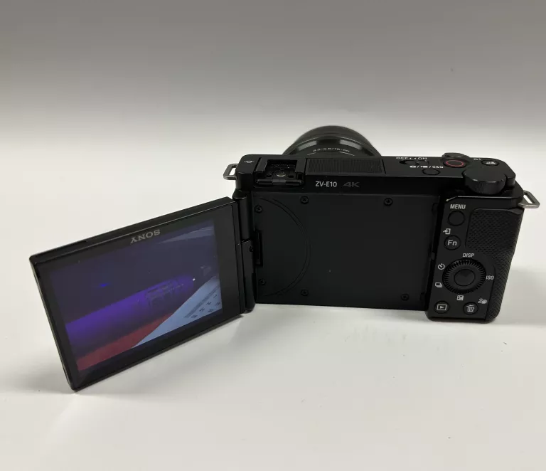aparat-sony-zv-e10-obiektyw-16-50mm-f-35-56-rozdzielczosc-242
