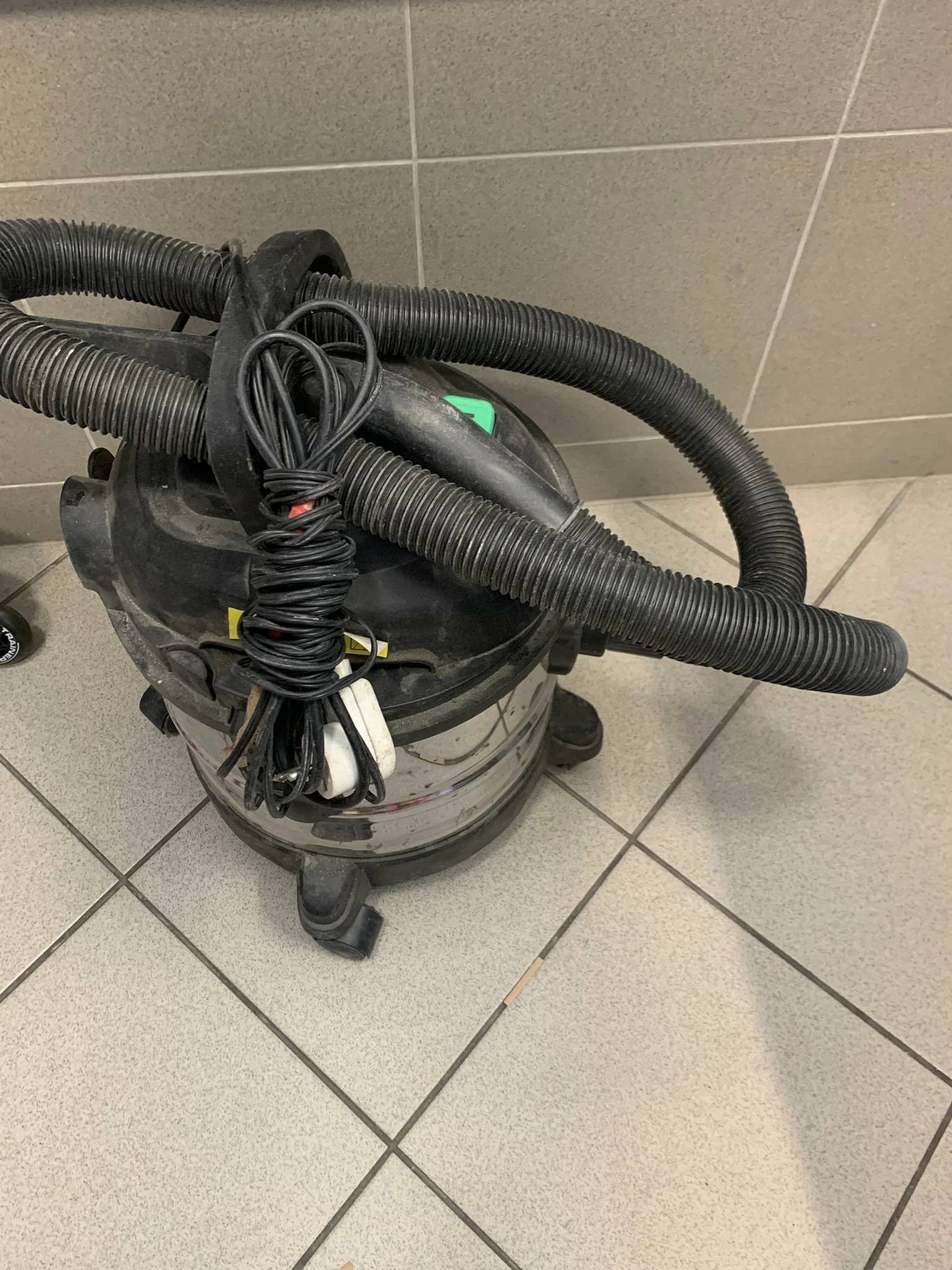 odkurzacz-przemyslowy-bavaria-zapraszamy-stan-uzywany