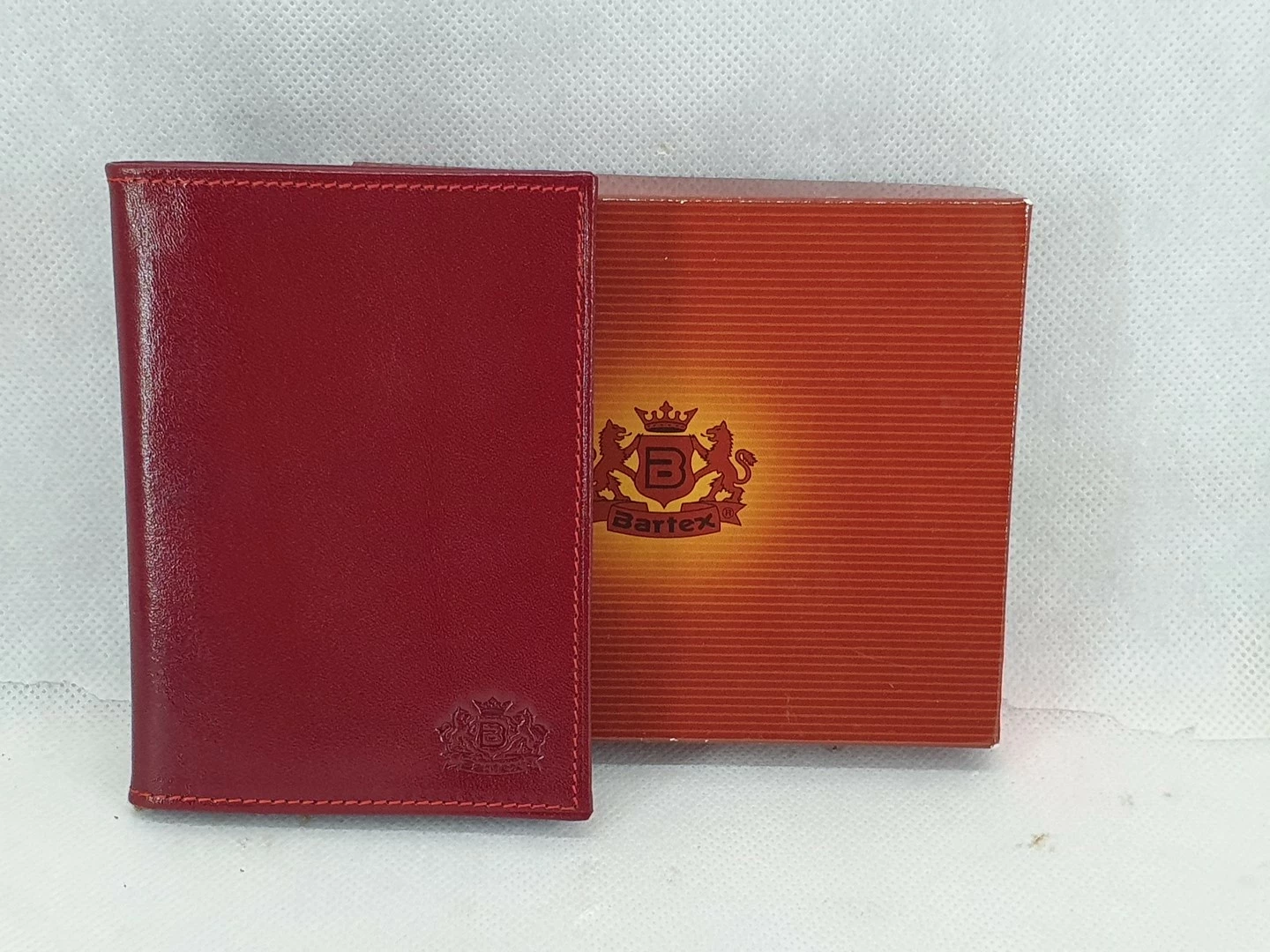 czerwone-skorzane-etui-na-karty-i-dokumenty-bartex-radomska-21-kozienice