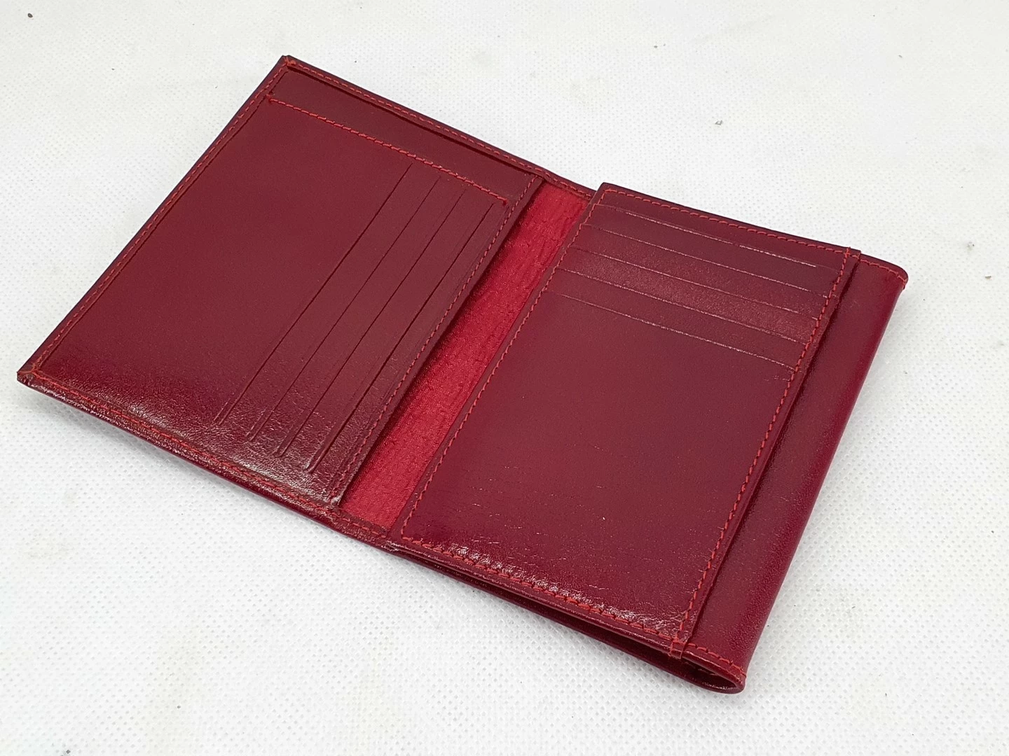 czerwone-skorzane-etui-na-karty-i-dokumenty-bartex-typ-etui