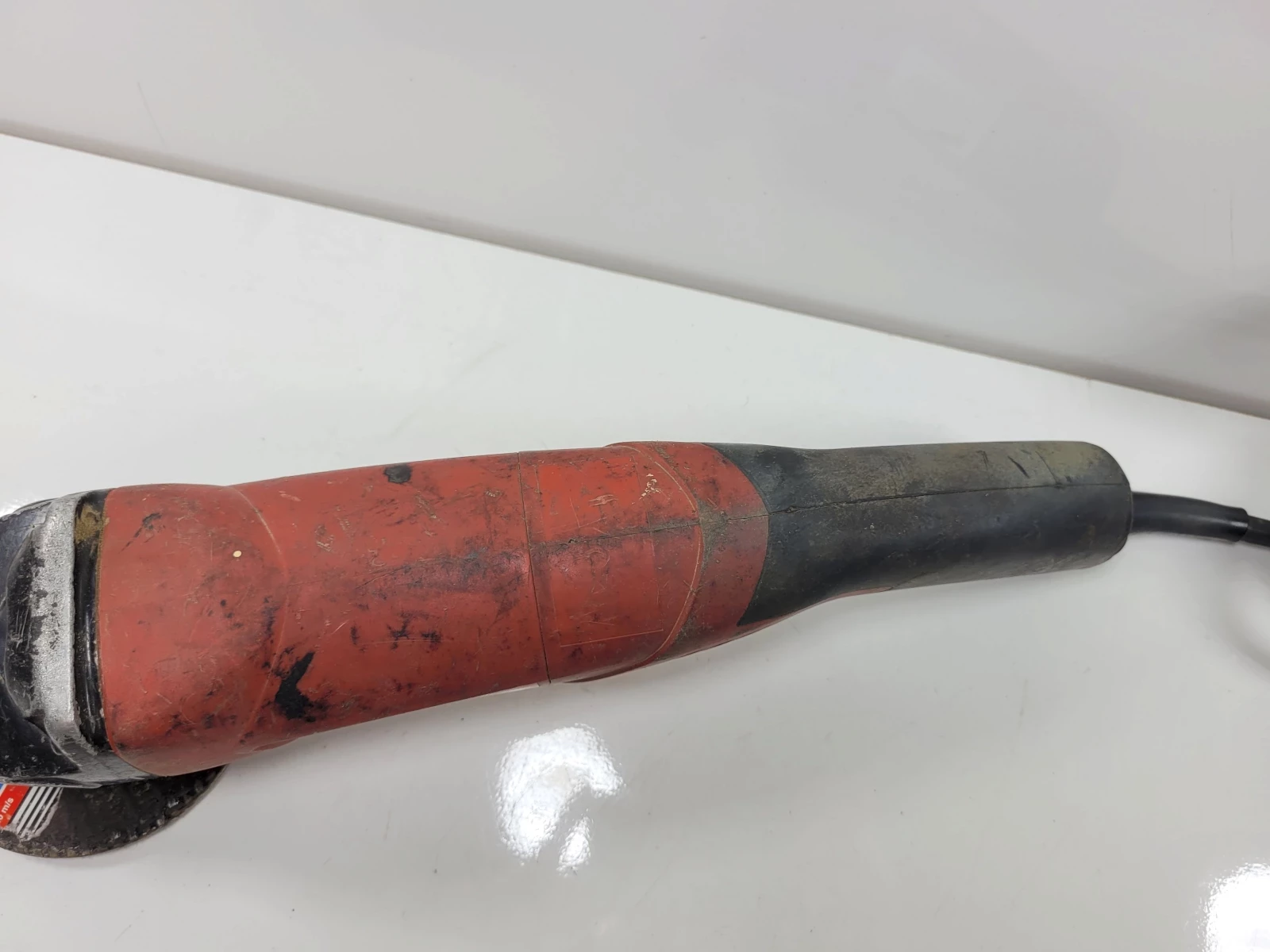 szlifierka-katowa-hilti-deg-125-d-rodzaj-zasilania-sieciowe